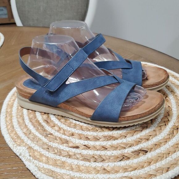 EUROSOFT SOFFT Womens 9 Vegan Leather Asymmetric Strappy Sporty Casual Sandals - Picture 1 of 9